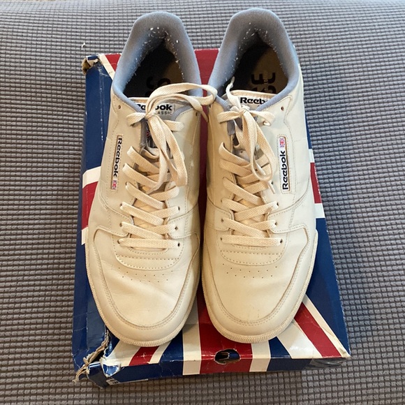 Tan Reeboks - Picture 7 of 7